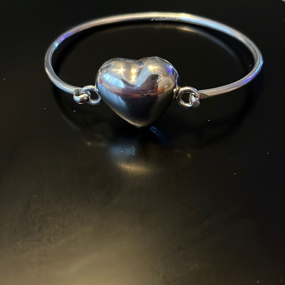 925 Sterling Silver heart bangle bracelet
